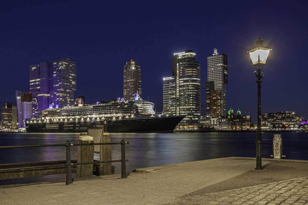 QUEEN MARY 2