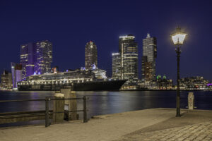 QUEEN MARY 2